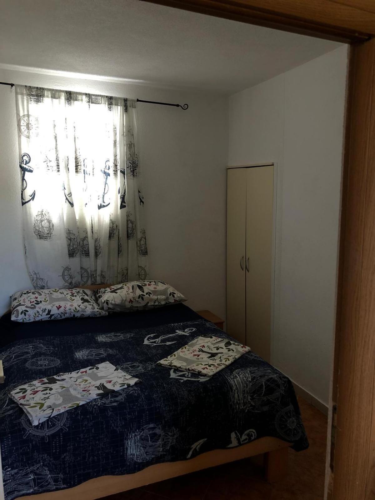 Apartmani Cesarica Karlobag Quarto foto