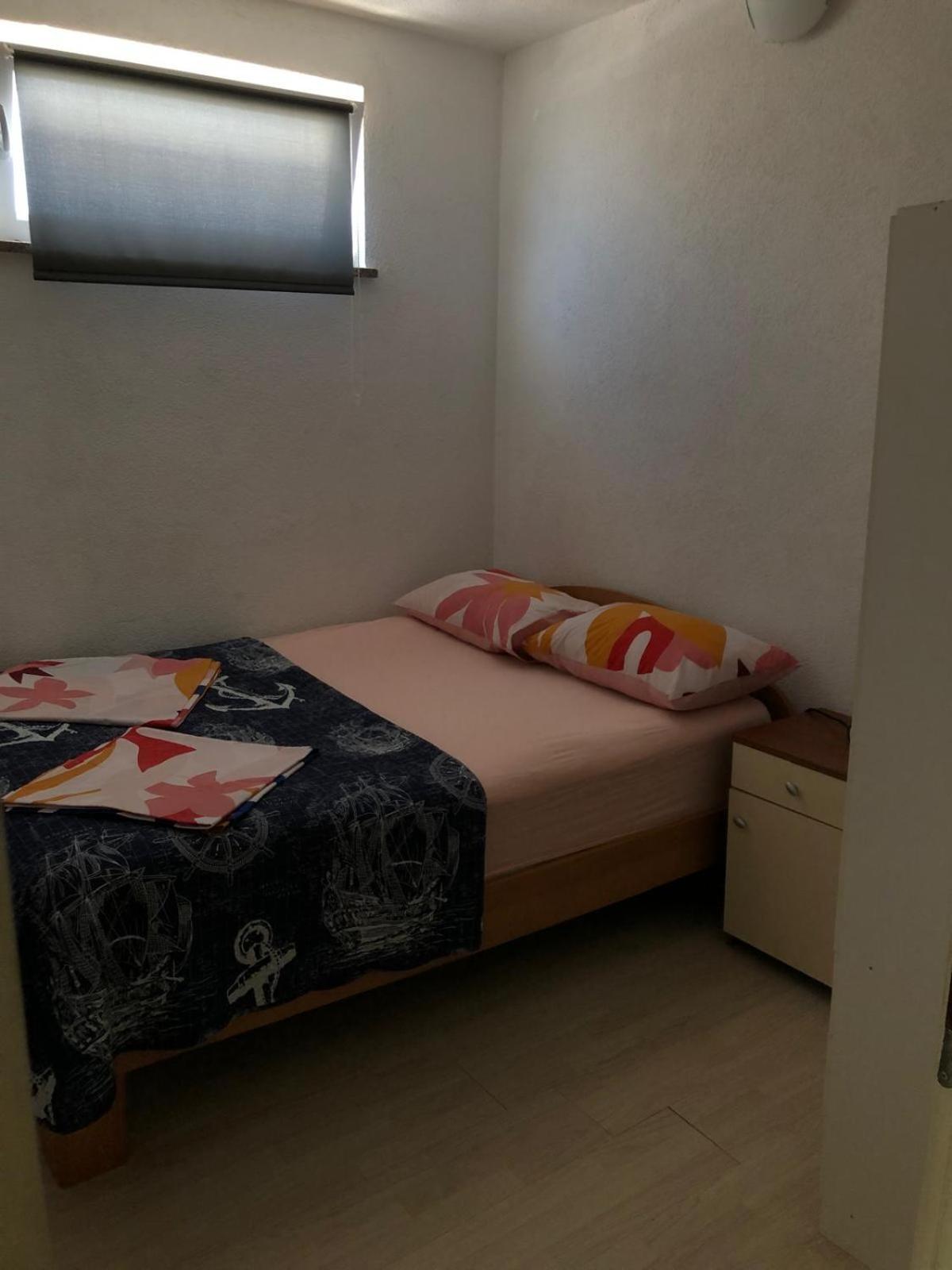 Apartmani Cesarica Karlobag Quarto foto