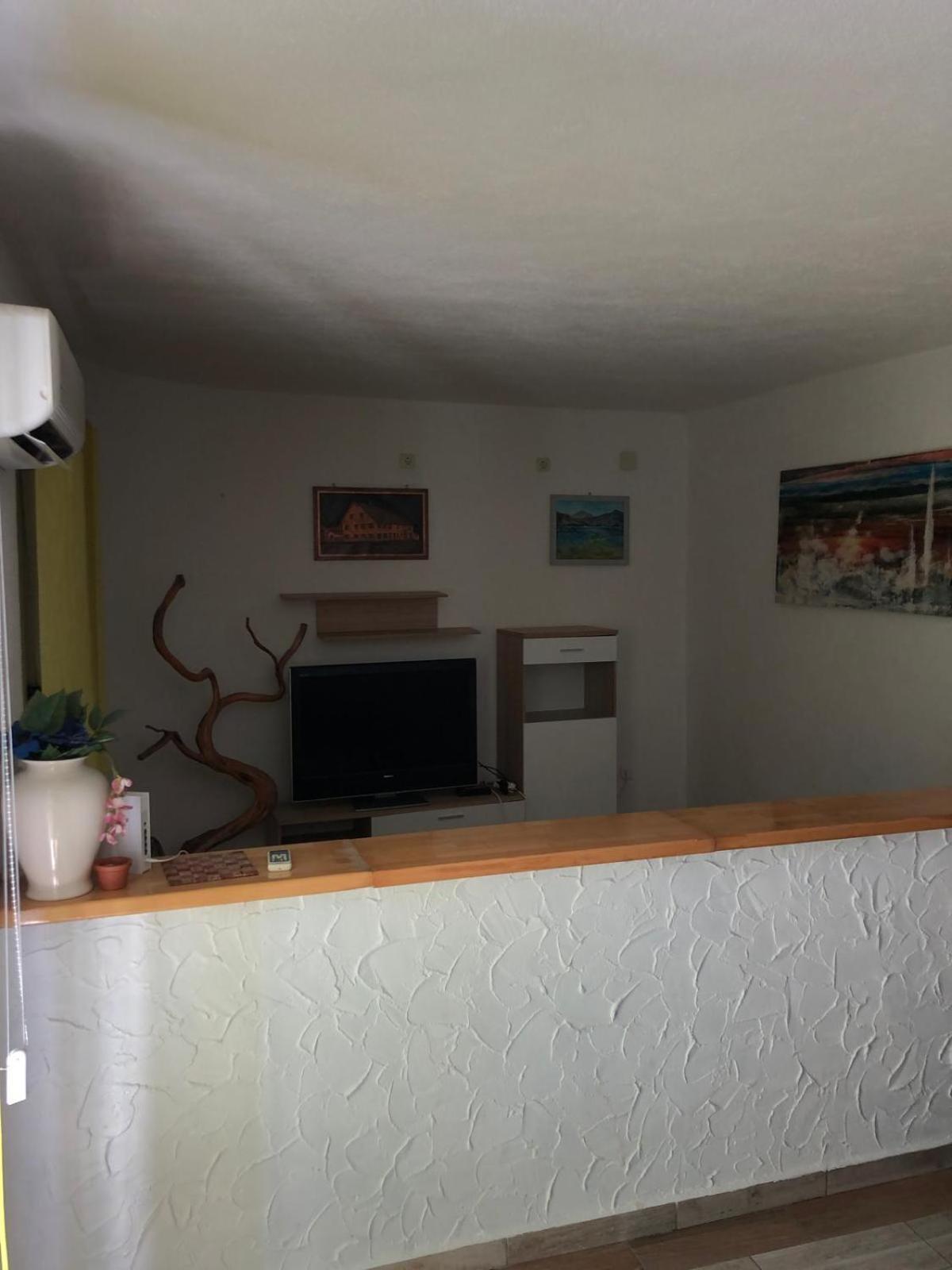 Apartmani Cesarica Karlobag Quarto foto